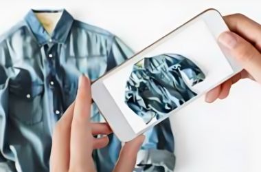 camisa y teléfono móvil